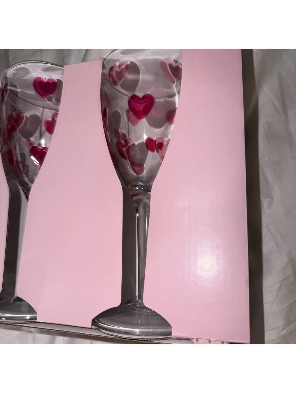 Paris Hilton  Pink Heart Stem Wine  cups Set 4 Piece plastic ware